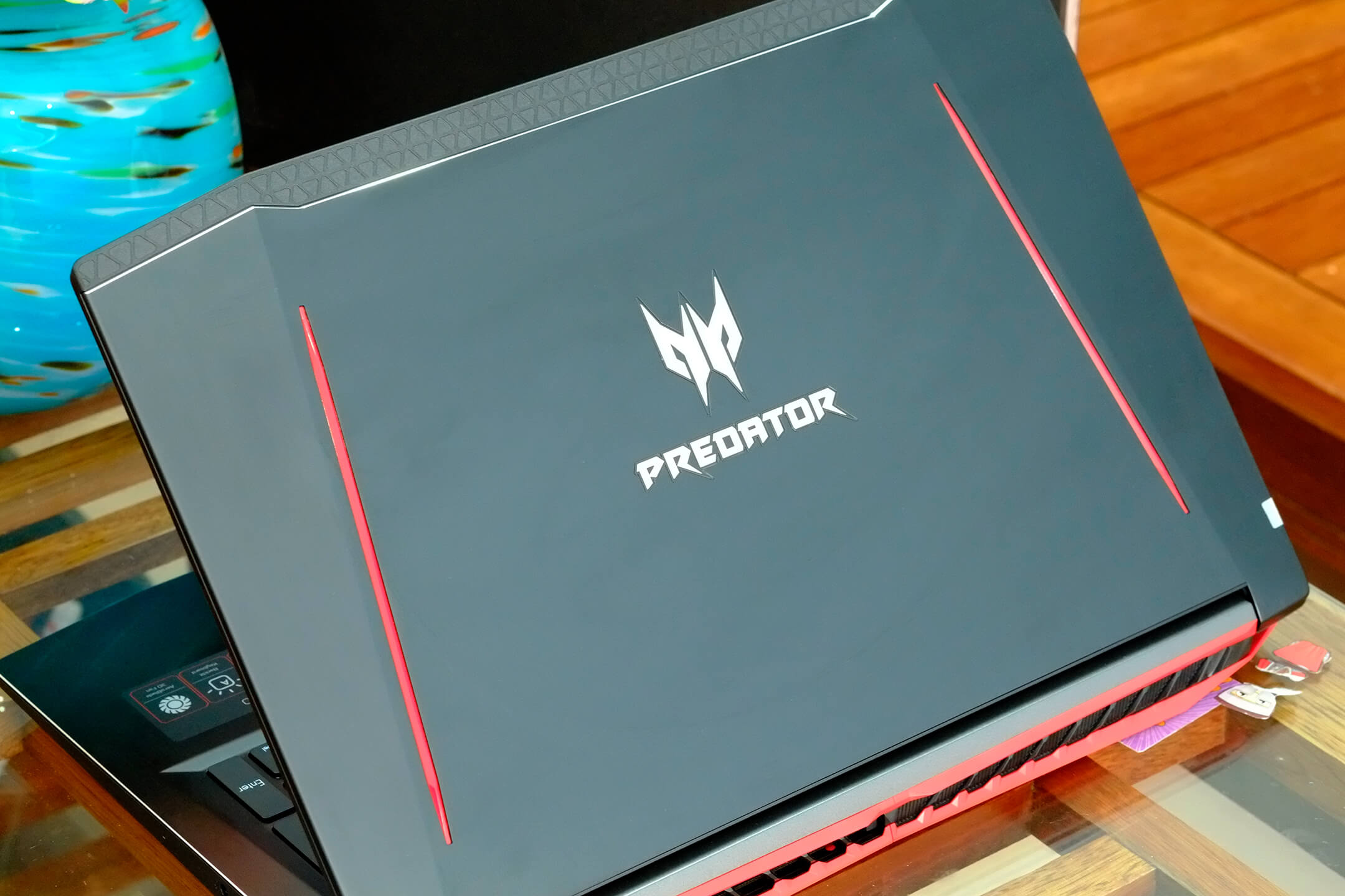 Acer Predator Helios 300 001