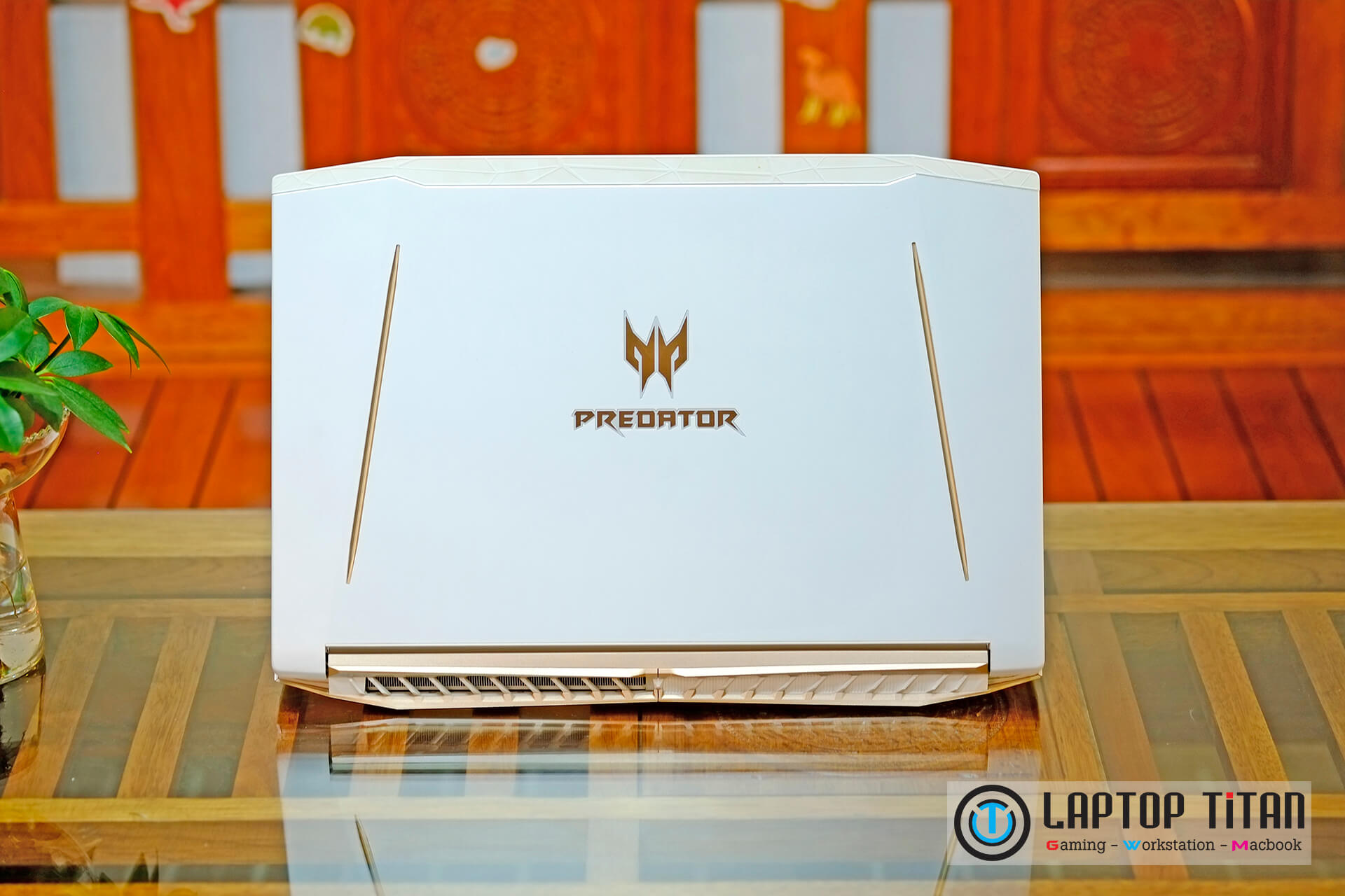 Acer Predator Helios 300 Special Edition White 0011