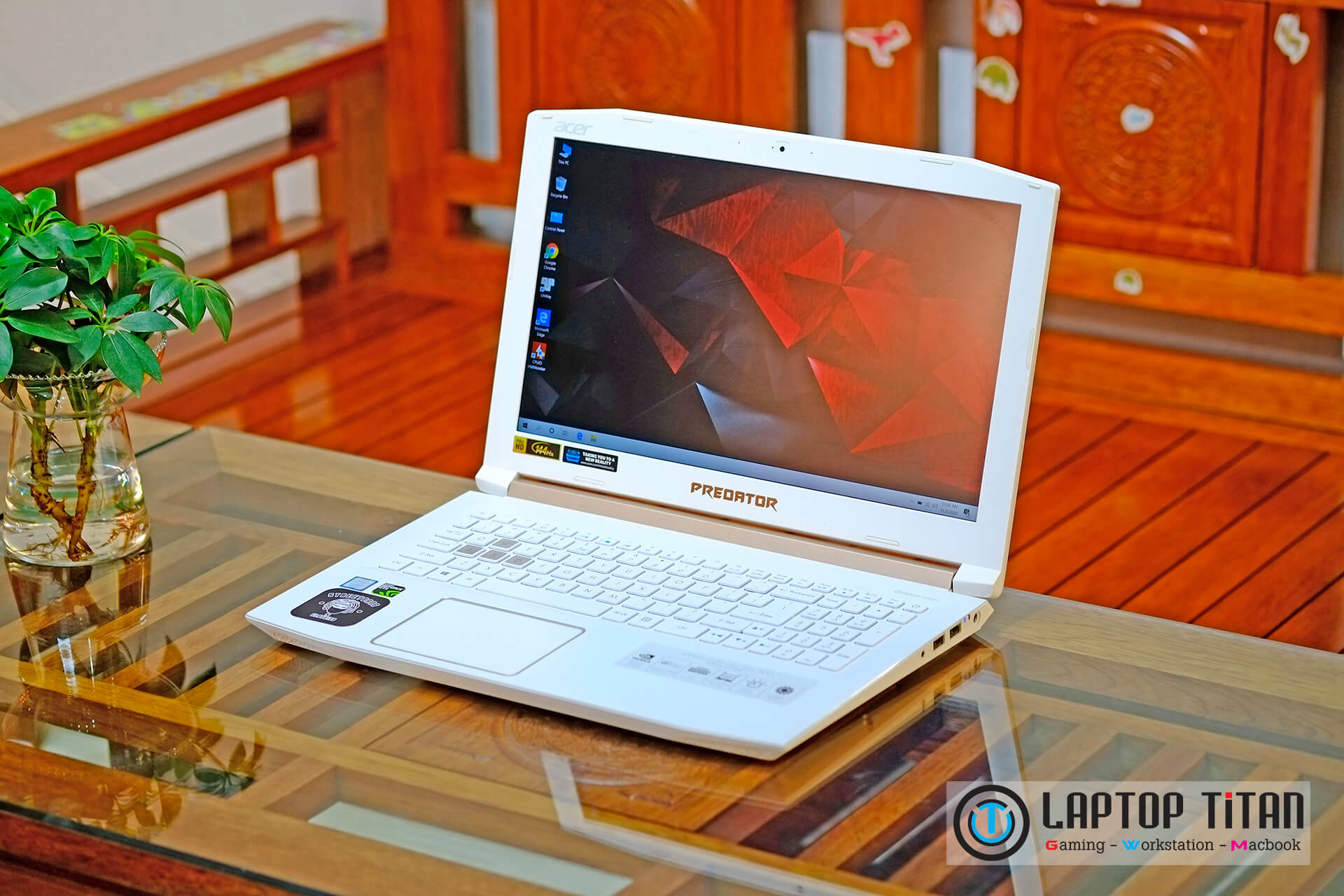 Acer Predator Helios 300 Special Edition White 002