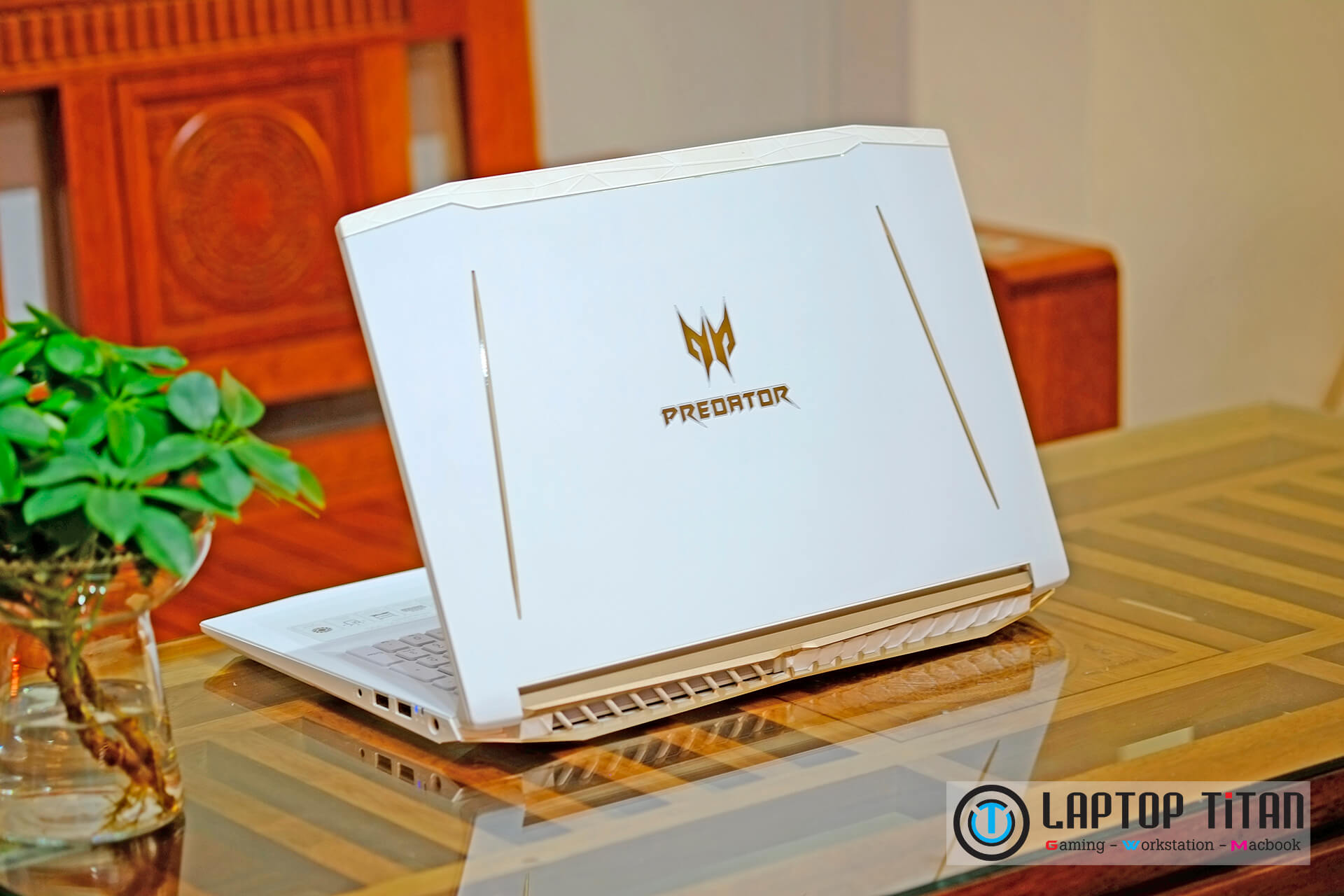 Acer Predator Helios 300 Special Edition White 009