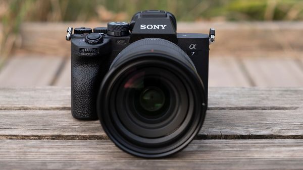 Máy ảnh tốt nhất 2023 - Sony A7 IV